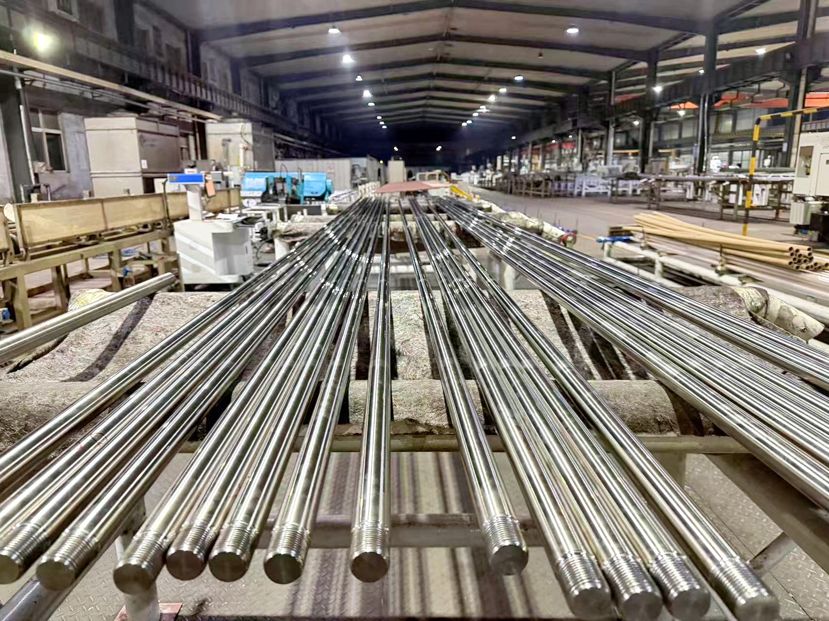 Spray metal polished rods in factory